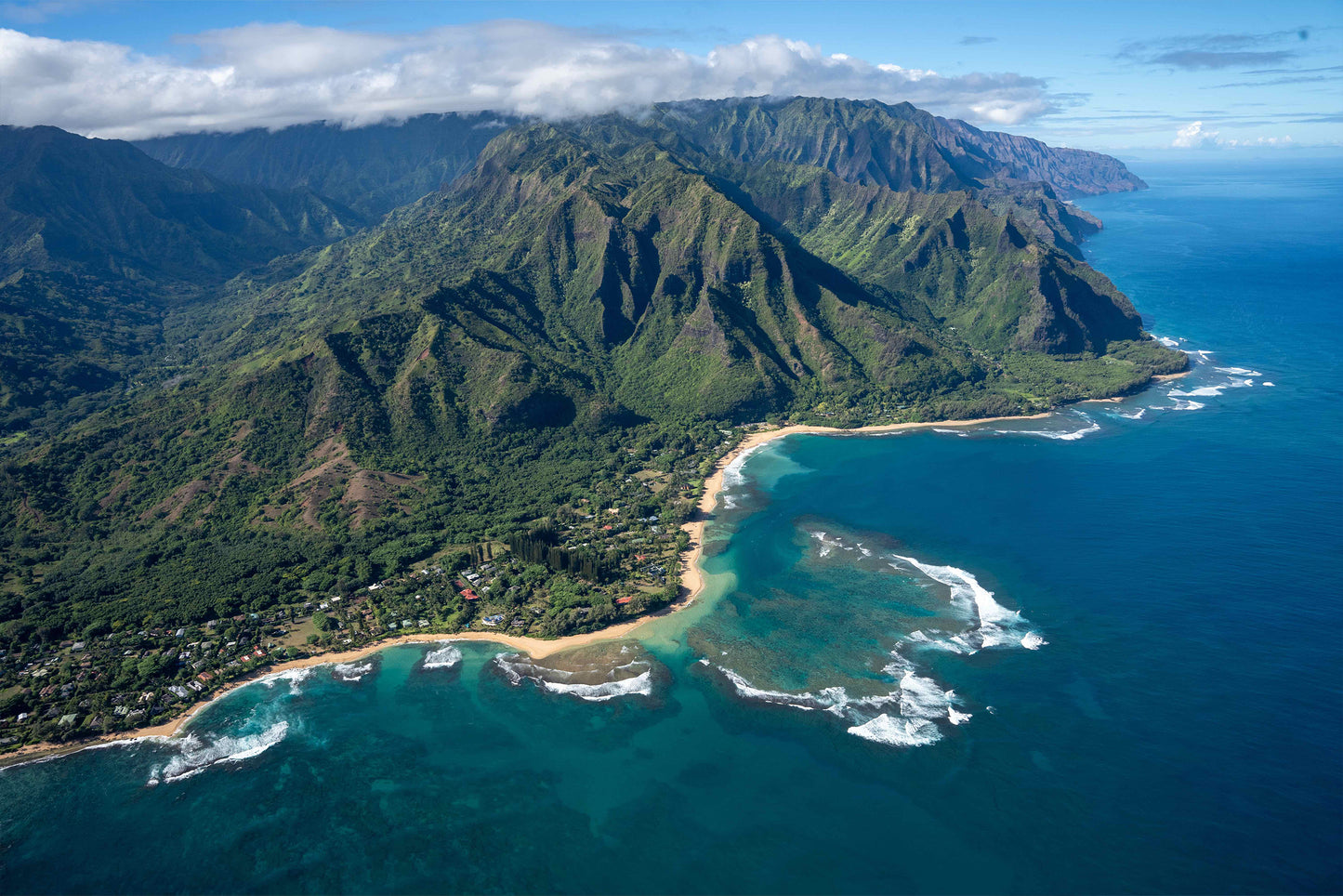 Nā Pali Coast - SoCal Surfer